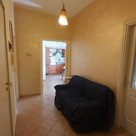 Dante Apartment *